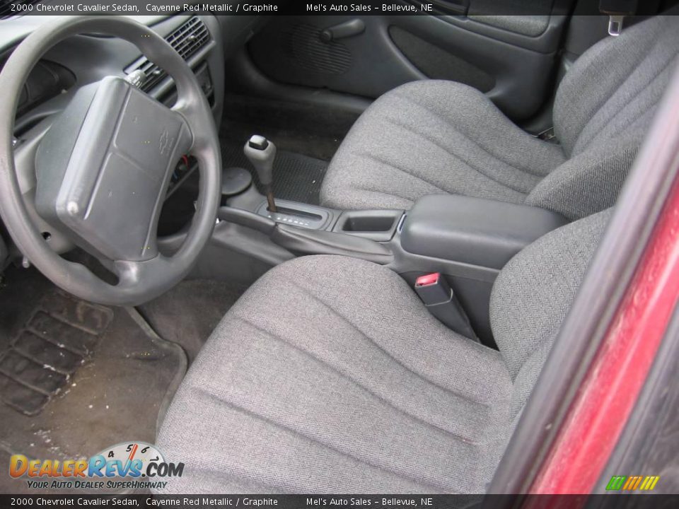2000 Chevrolet Cavalier Sedan Cayenne Red Metallic / Graphite Photo #6