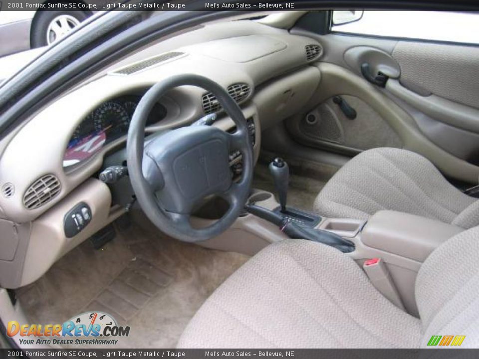 2001 Pontiac Sunfire SE Coupe Light Taupe Metallic / Taupe Photo #2