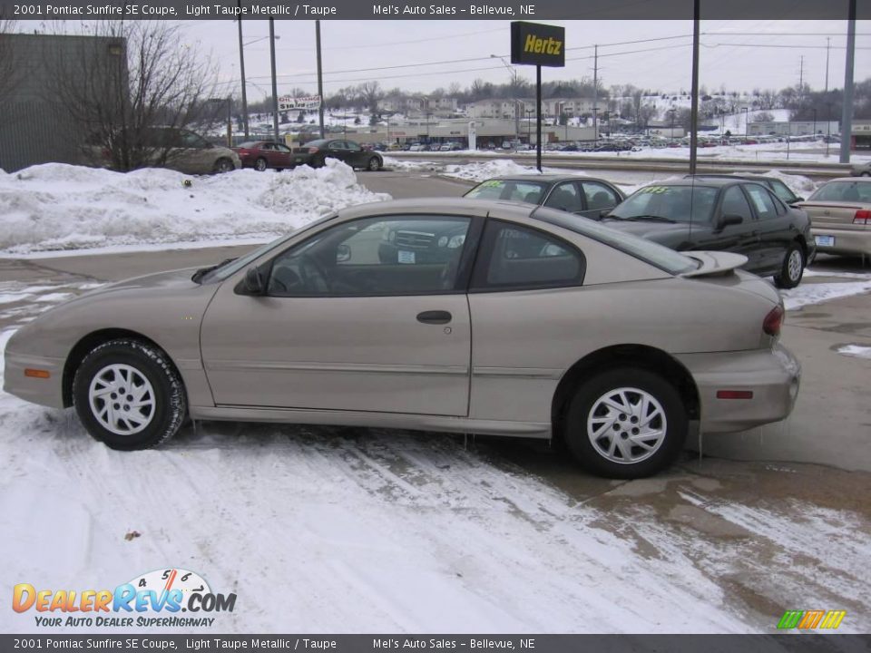 2001 Pontiac Sunfire SE Coupe Light Taupe Metallic / Taupe Photo #4