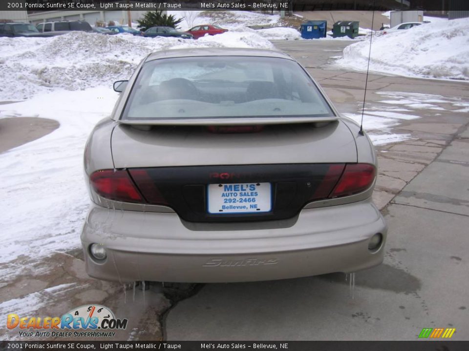 2001 Pontiac Sunfire SE Coupe Light Taupe Metallic / Taupe Photo #5