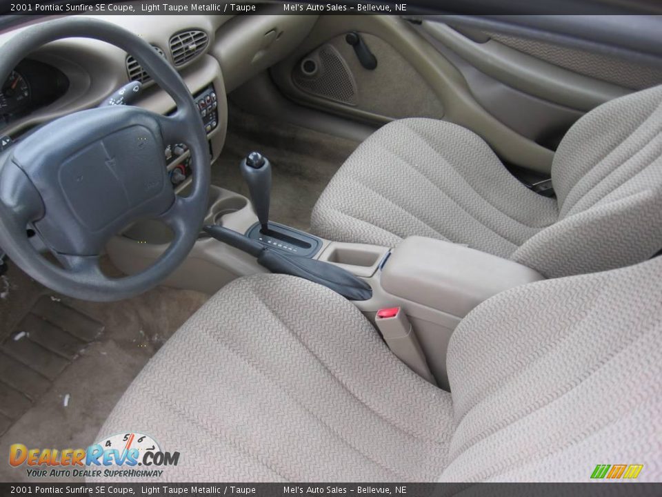 2001 Pontiac Sunfire SE Coupe Light Taupe Metallic / Taupe Photo #7