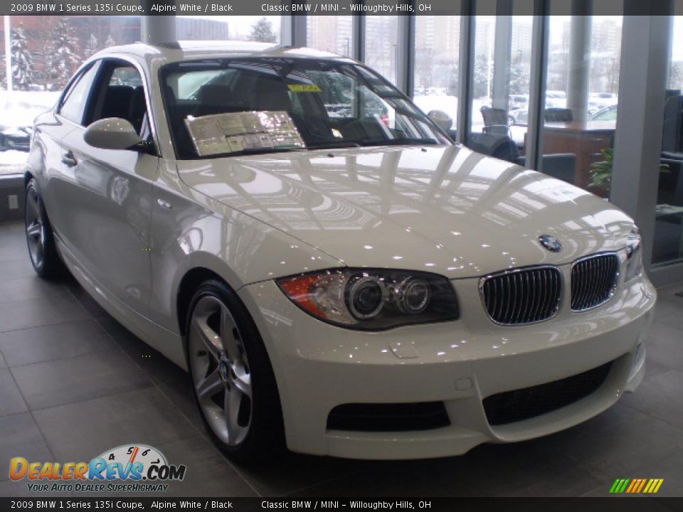 2009 BMW 1 Series 135i Coupe Alpine White / Black Photo #1