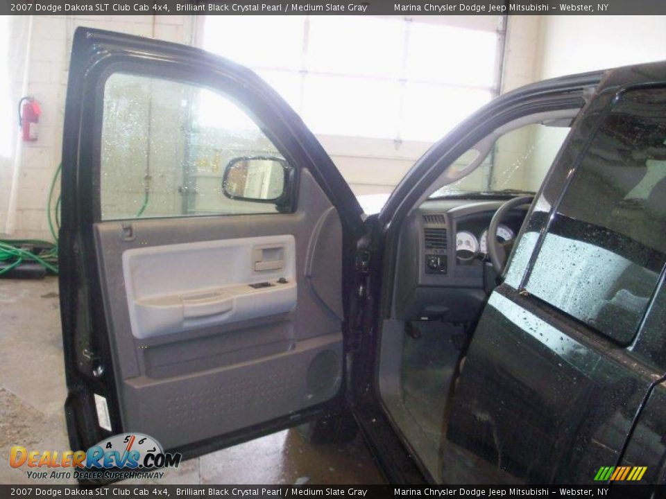 2007 Dodge Dakota SLT Club Cab 4x4 Brilliant Black Crystal Pearl / Medium Slate Gray Photo #15