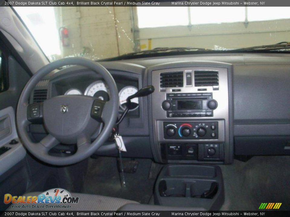 2007 Dodge Dakota SLT Club Cab 4x4 Brilliant Black Crystal Pearl / Medium Slate Gray Photo #20