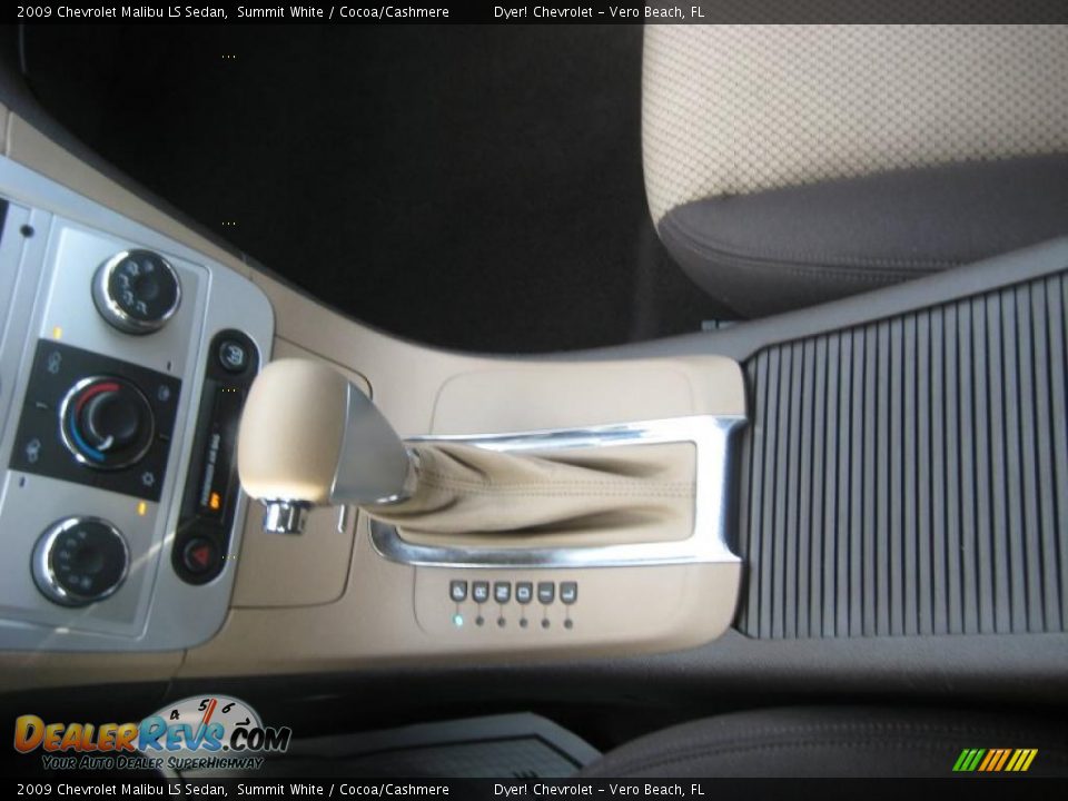 2009 Chevrolet Malibu LS Sedan Summit White / Cocoa/Cashmere Photo #22