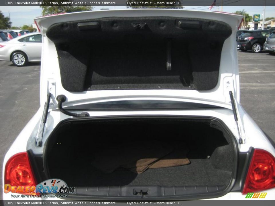 2009 Chevrolet Malibu LS Sedan Summit White / Cocoa/Cashmere Photo #25