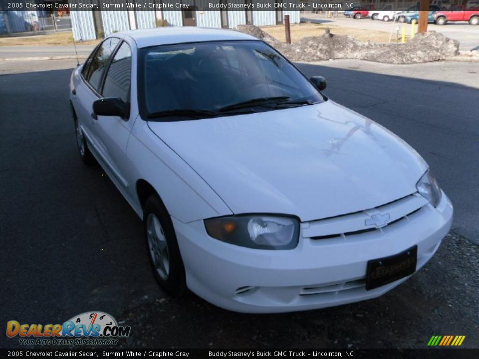 2005 Chevrolet Cavalier Sedan Summit White / Graphite Gray Photo #5
