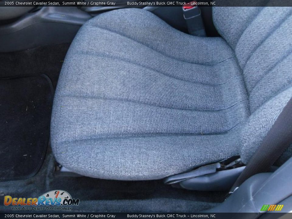 2005 Chevrolet Cavalier Sedan Summit White / Graphite Gray Photo #8