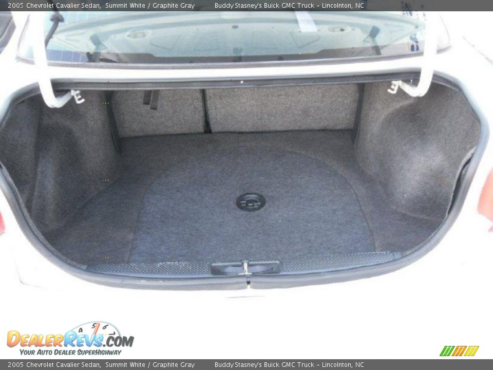 2005 Chevrolet Cavalier Sedan Summit White / Graphite Gray Photo #11