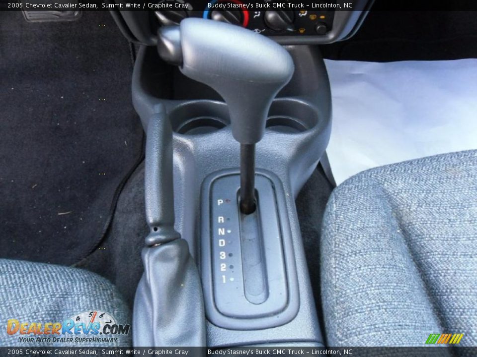 2005 Chevrolet Cavalier Sedan Summit White / Graphite Gray Photo #21