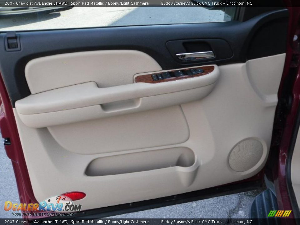 2007 Chevrolet Avalanche LT 4WD Sport Red Metallic / Ebony/Light Cashmere Photo #8