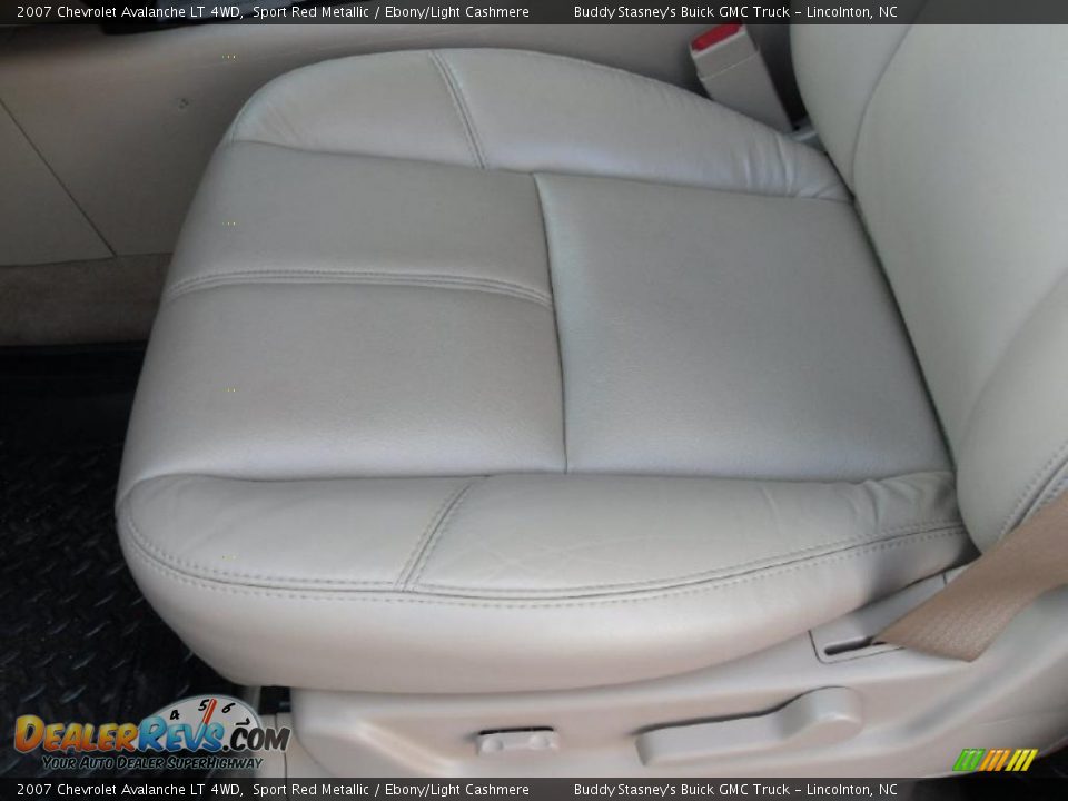2007 Chevrolet Avalanche LT 4WD Sport Red Metallic / Ebony/Light Cashmere Photo #9