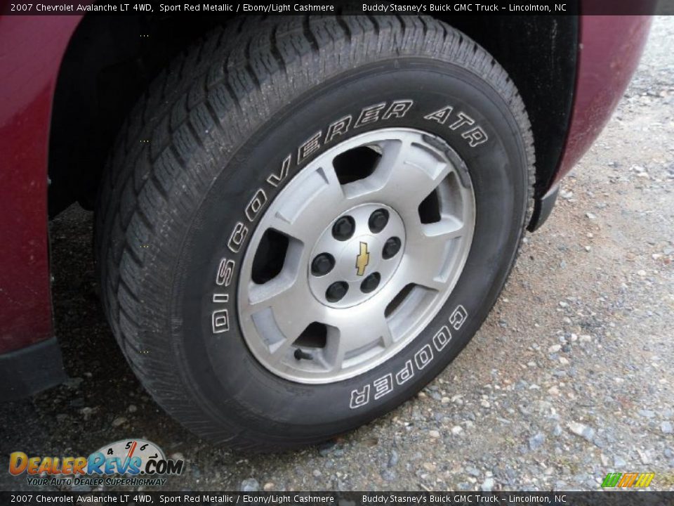 2007 Chevrolet Avalanche LT 4WD Sport Red Metallic / Ebony/Light Cashmere Photo #19
