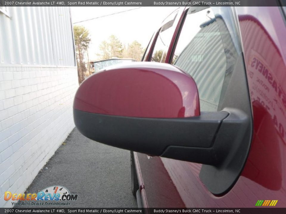 2007 Chevrolet Avalanche LT 4WD Sport Red Metallic / Ebony/Light Cashmere Photo #20