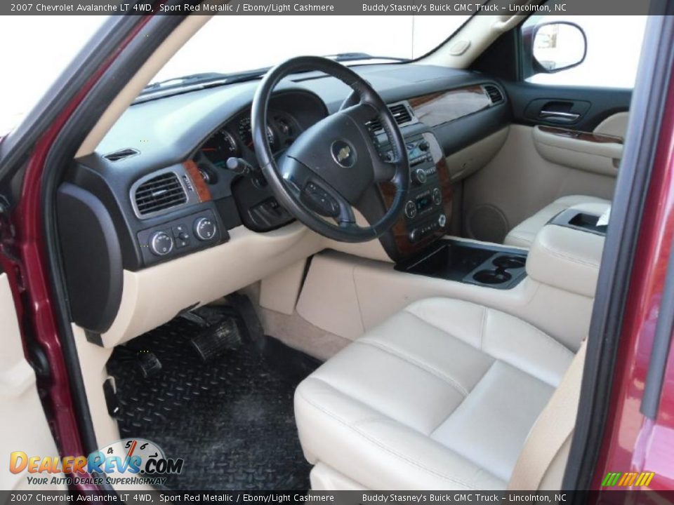 2007 Chevrolet Avalanche LT 4WD Sport Red Metallic / Ebony/Light Cashmere Photo #23