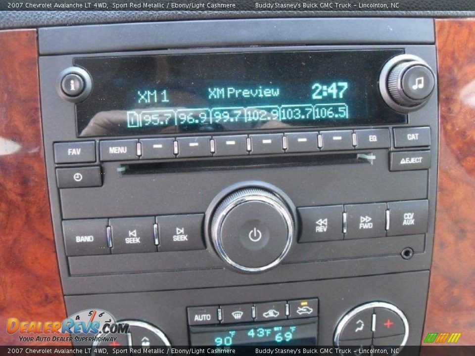 2007 Chevrolet Avalanche LT 4WD Sport Red Metallic / Ebony/Light Cashmere Photo #25