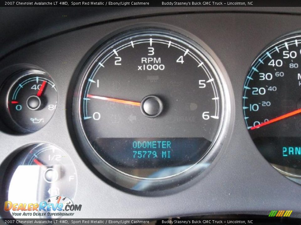 2007 Chevrolet Avalanche LT 4WD Sport Red Metallic / Ebony/Light Cashmere Photo #26