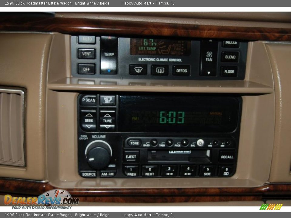 1996 Buick Roadmaster Estate Wagon Bright White / Beige Photo #14