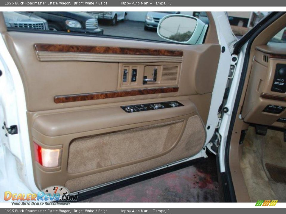 1996 Buick Roadmaster Estate Wagon Bright White / Beige Photo #19
