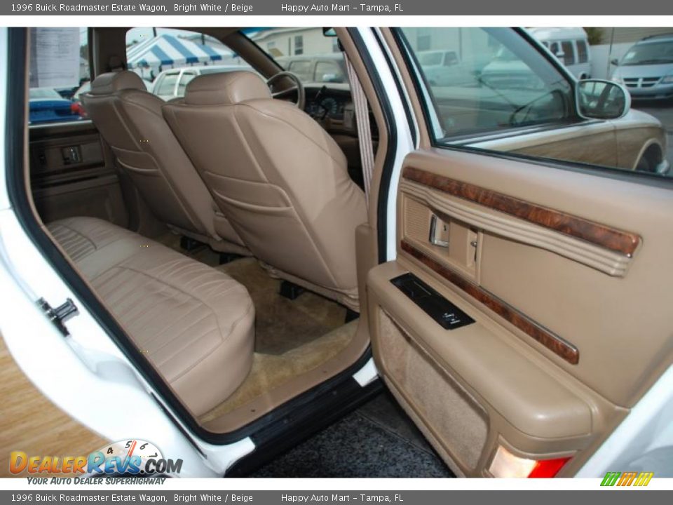 1996 Buick Roadmaster Estate Wagon Bright White / Beige Photo #20