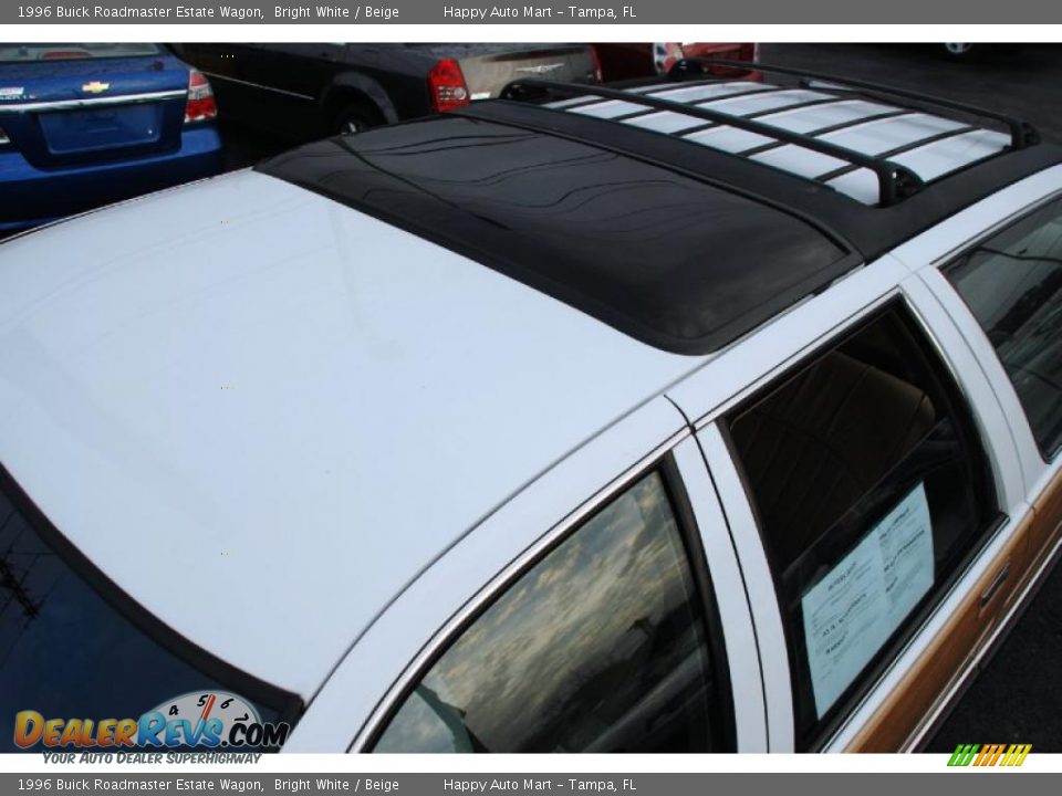 1996 Buick Roadmaster Estate Wagon Bright White / Beige Photo #24