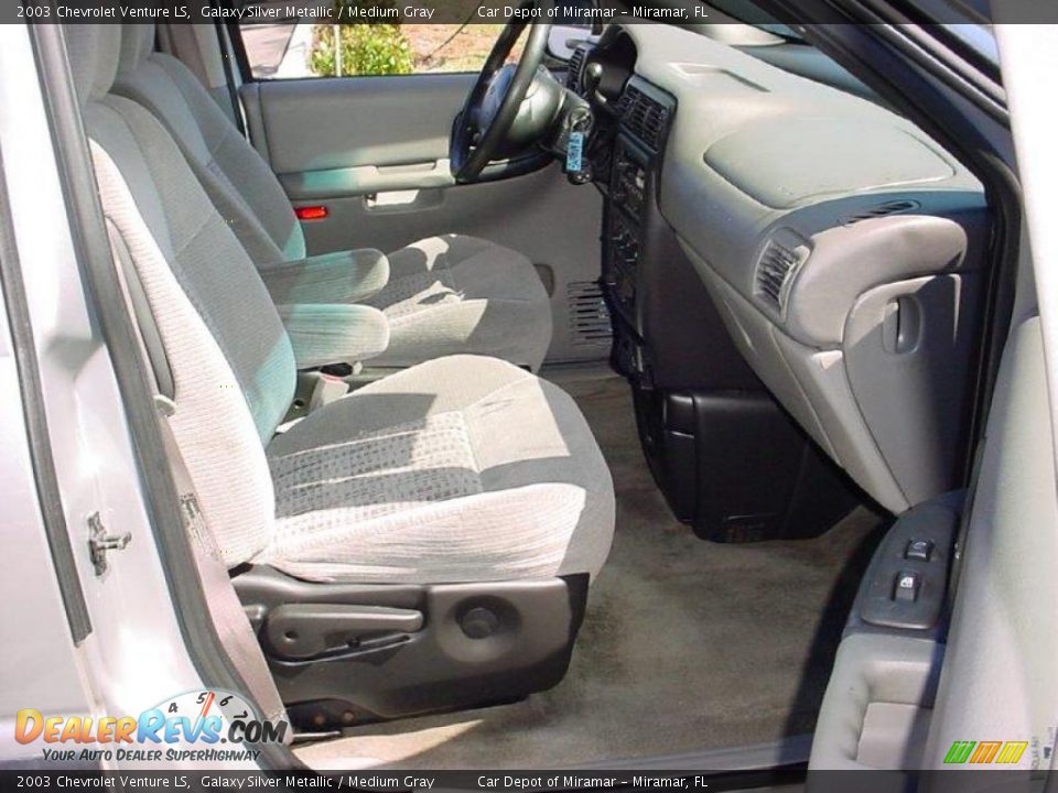 2003 Chevrolet Venture LS Galaxy Silver Metallic / Medium Gray Photo #12