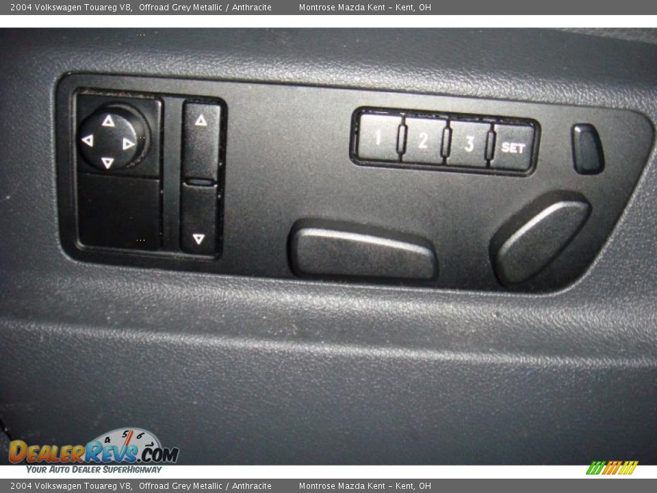2004 Volkswagen Touareg V8 Offroad Grey Metallic / Anthracite Photo #13