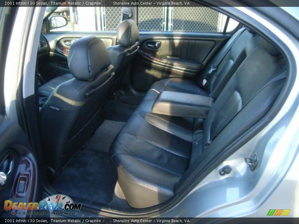 2001 Infiniti I 30 Sedan Titanium Metallic / Graphite Photo #9