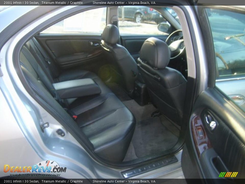 2001 Infiniti I 30 Sedan Titanium Metallic / Graphite Photo #10