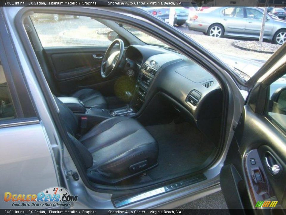 2001 Infiniti I 30 Sedan Titanium Metallic / Graphite Photo #11