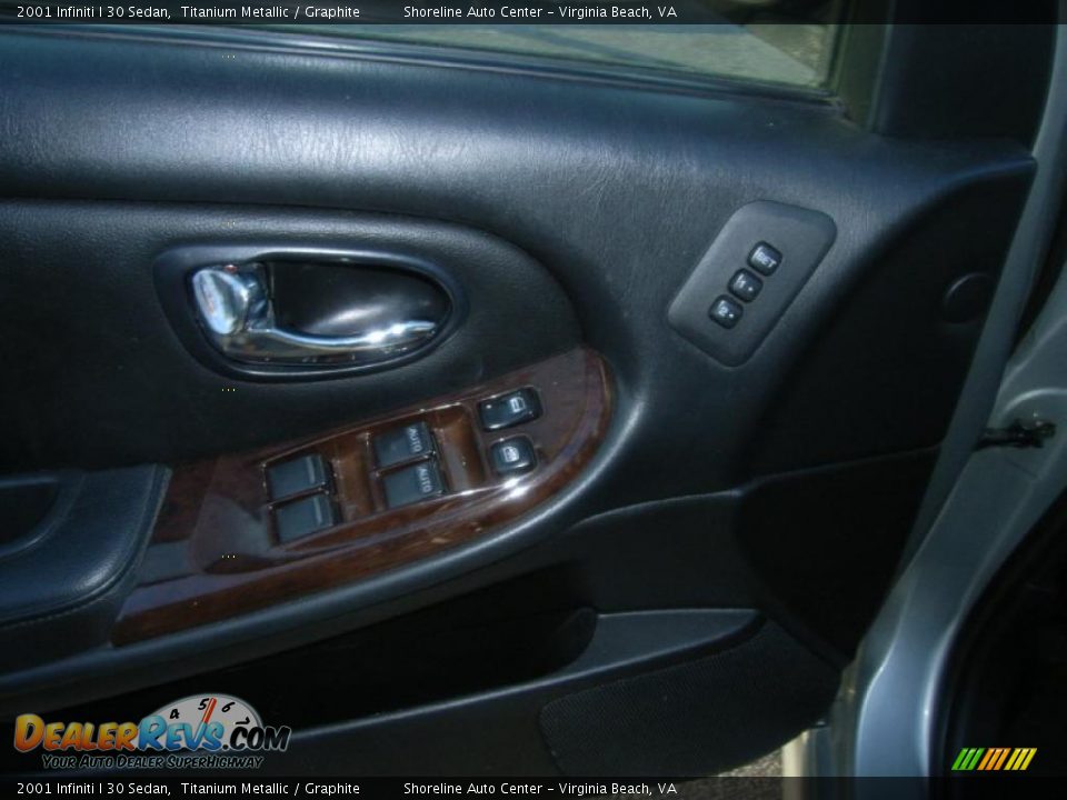 2001 Infiniti I 30 Sedan Titanium Metallic / Graphite Photo #14