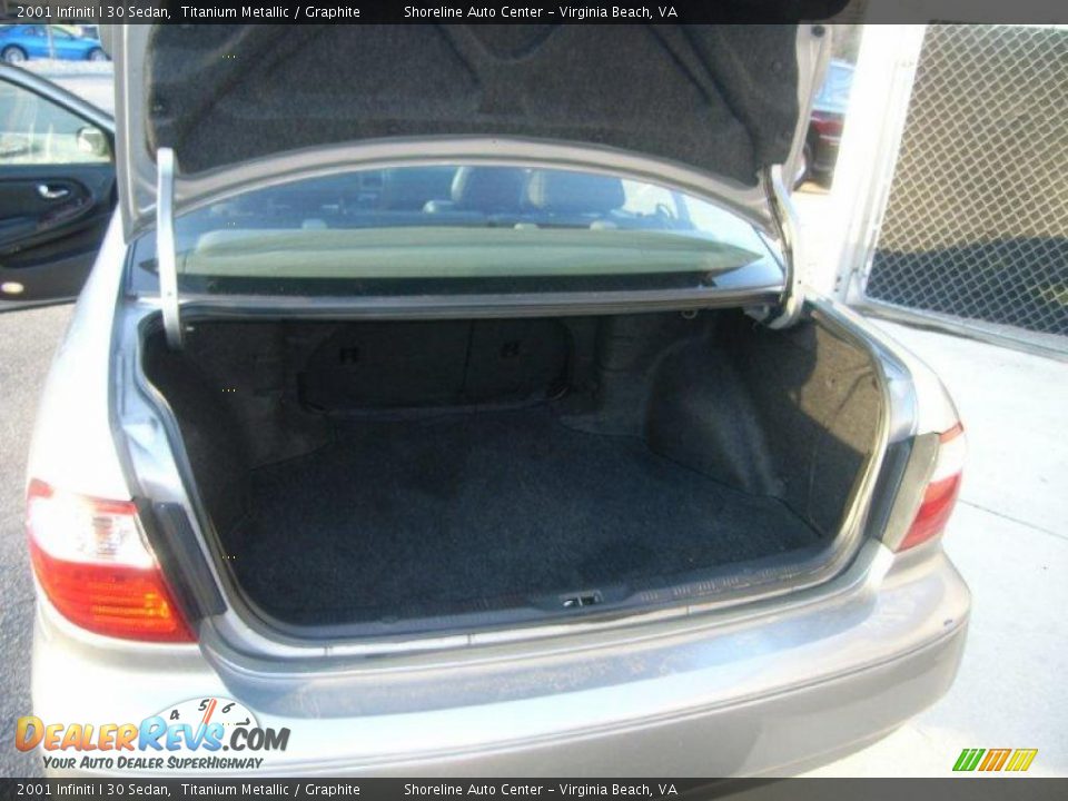 2001 Infiniti I 30 Sedan Titanium Metallic / Graphite Photo #19