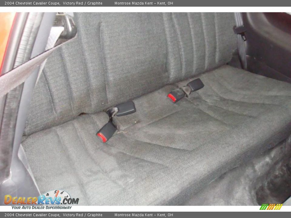 2004 Chevrolet Cavalier Coupe Victory Red / Graphite Photo #11