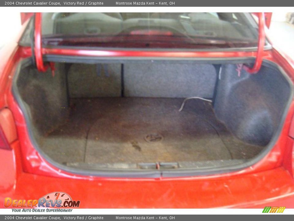 2004 Chevrolet Cavalier Coupe Victory Red / Graphite Photo #13