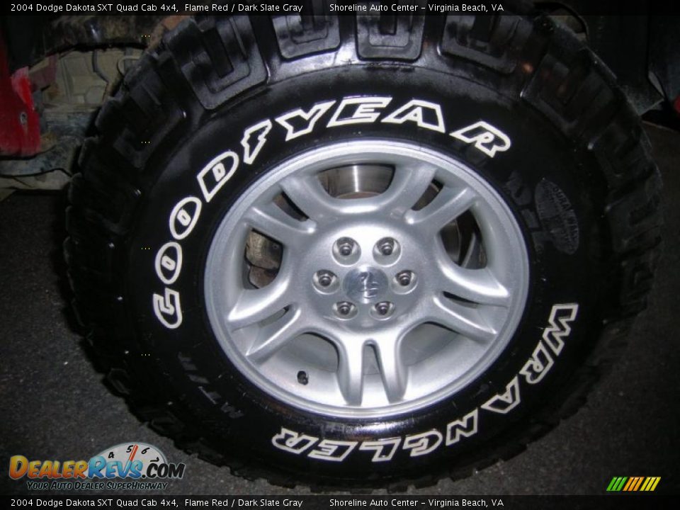 2004 Dodge Dakota SXT Quad Cab 4x4 Flame Red / Dark Slate Gray Photo #7
