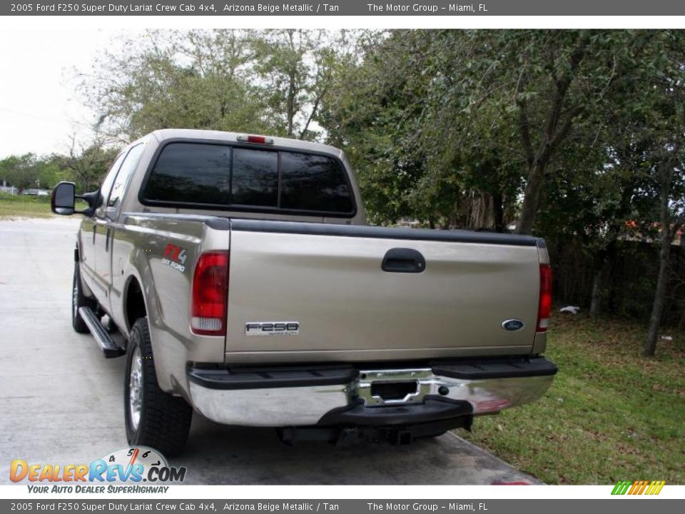 2005 Ford F250 Super Duty Lariat Crew Cab 4x4 Arizona Beige Metallic / Tan Photo #6