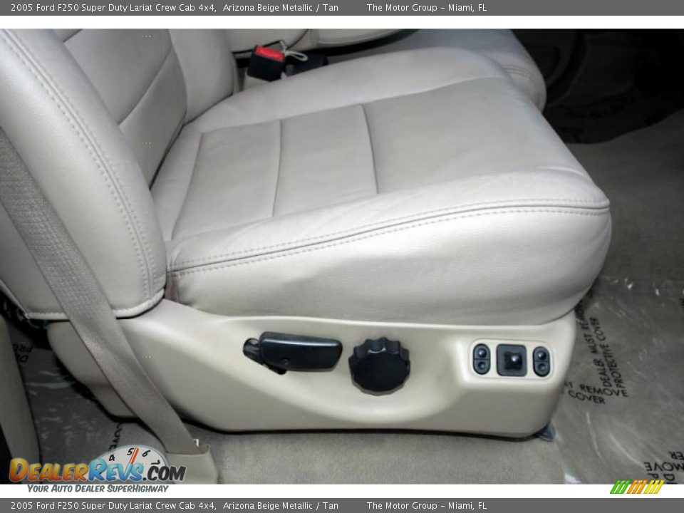 2005 Ford F250 Super Duty Lariat Crew Cab 4x4 Arizona Beige Metallic / Tan Photo #34