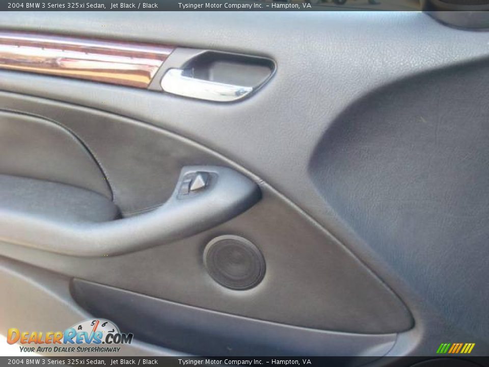 2004 BMW 3 Series 325xi Sedan Jet Black / Black Photo #13