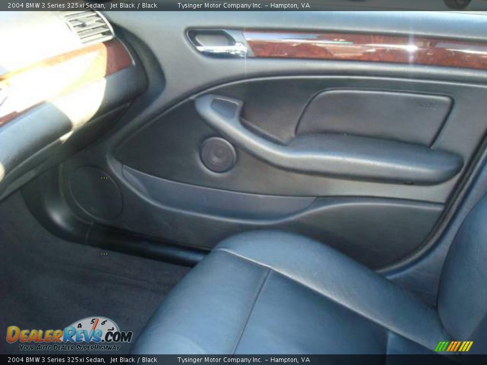 2004 BMW 3 Series 325xi Sedan Jet Black / Black Photo #19