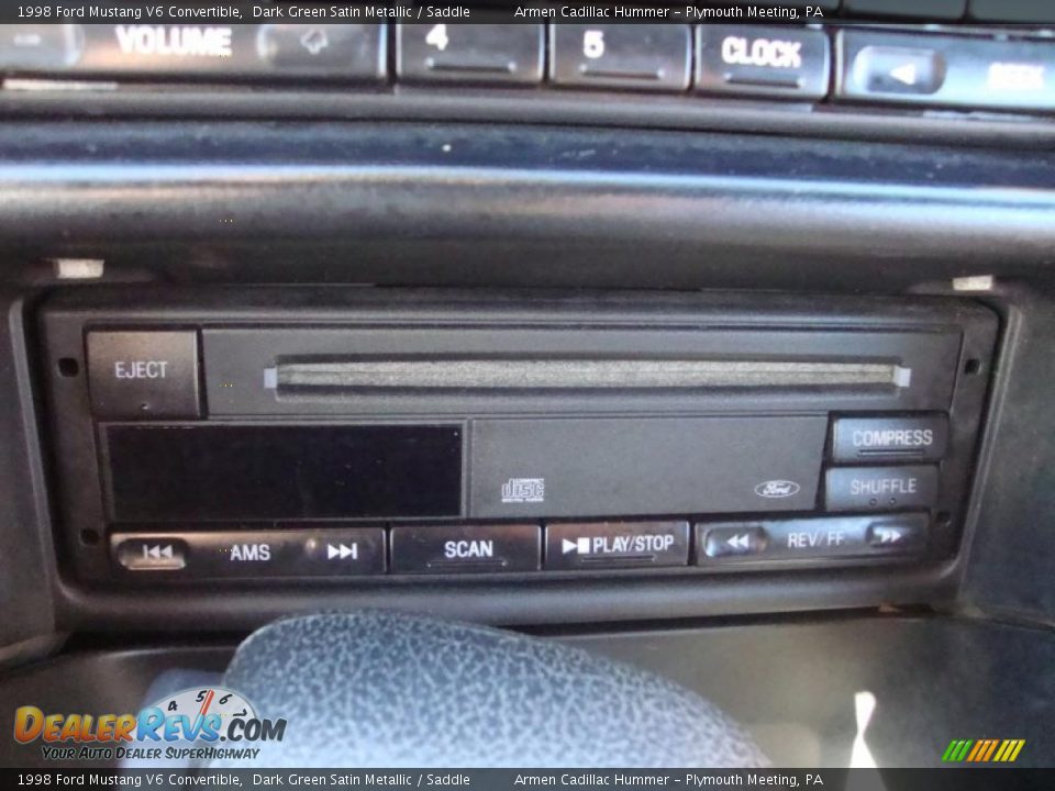 1998 Ford Mustang V6 Convertible Dark Green Satin Metallic / Saddle Photo #31