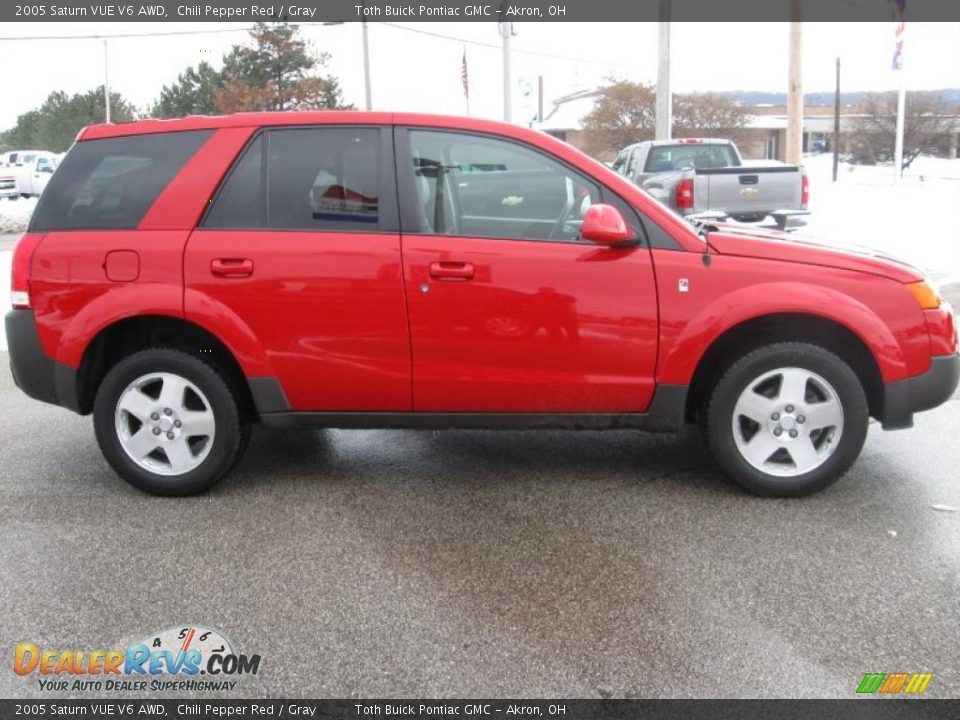 2005 Saturn VUE V6 AWD Chili Pepper Red / Gray Photo #2