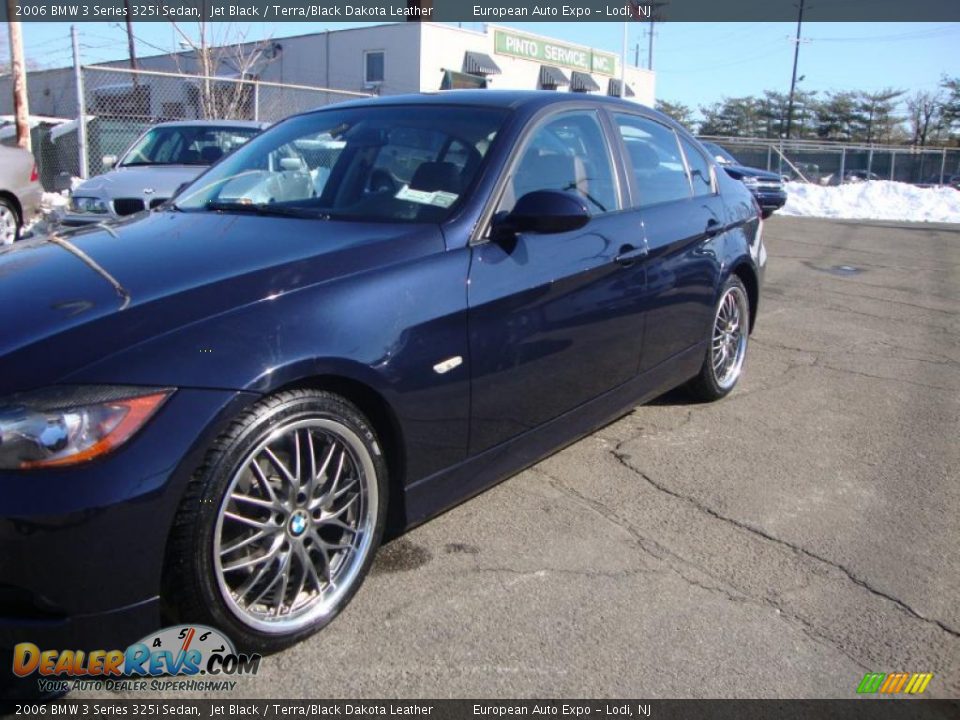 2006 BMW 3 Series 325i Sedan Jet Black / Terra/Black Dakota Leather Photo #5