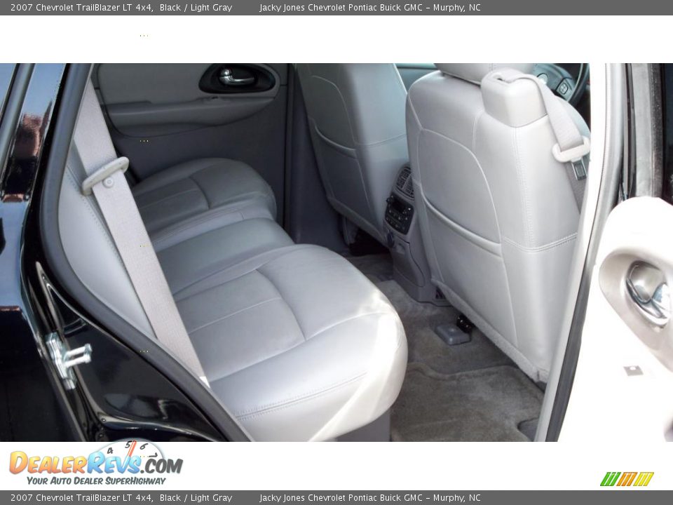 2007 Chevrolet TrailBlazer LT 4x4 Black / Light Gray Photo #6