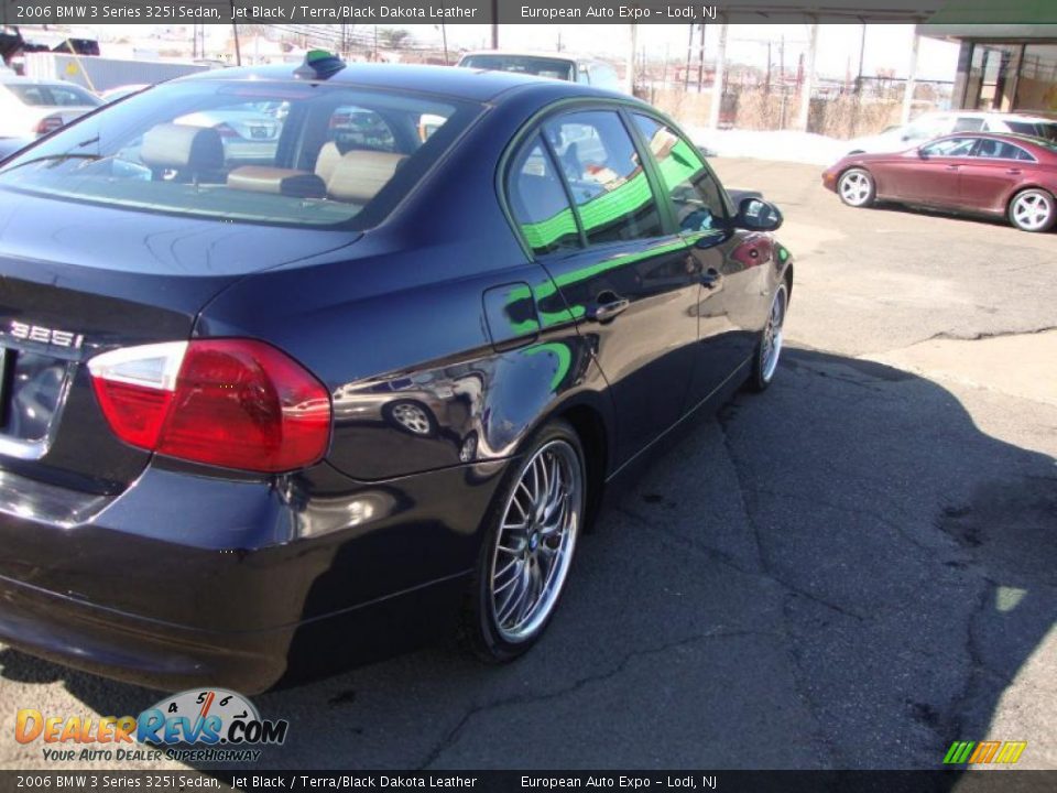 2006 BMW 3 Series 325i Sedan Jet Black / Terra/Black Dakota Leather Photo #10