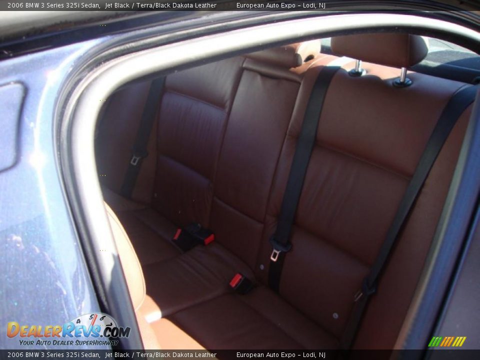 2006 BMW 3 Series 325i Sedan Jet Black / Terra/Black Dakota Leather Photo #16