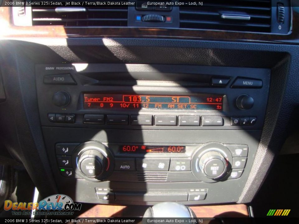 2006 BMW 3 Series 325i Sedan Jet Black / Terra/Black Dakota Leather Photo #17