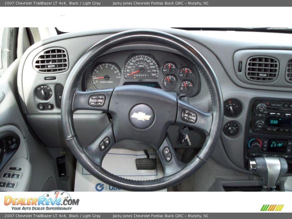 2007 Chevrolet TrailBlazer LT 4x4 Black / Light Gray Photo #10