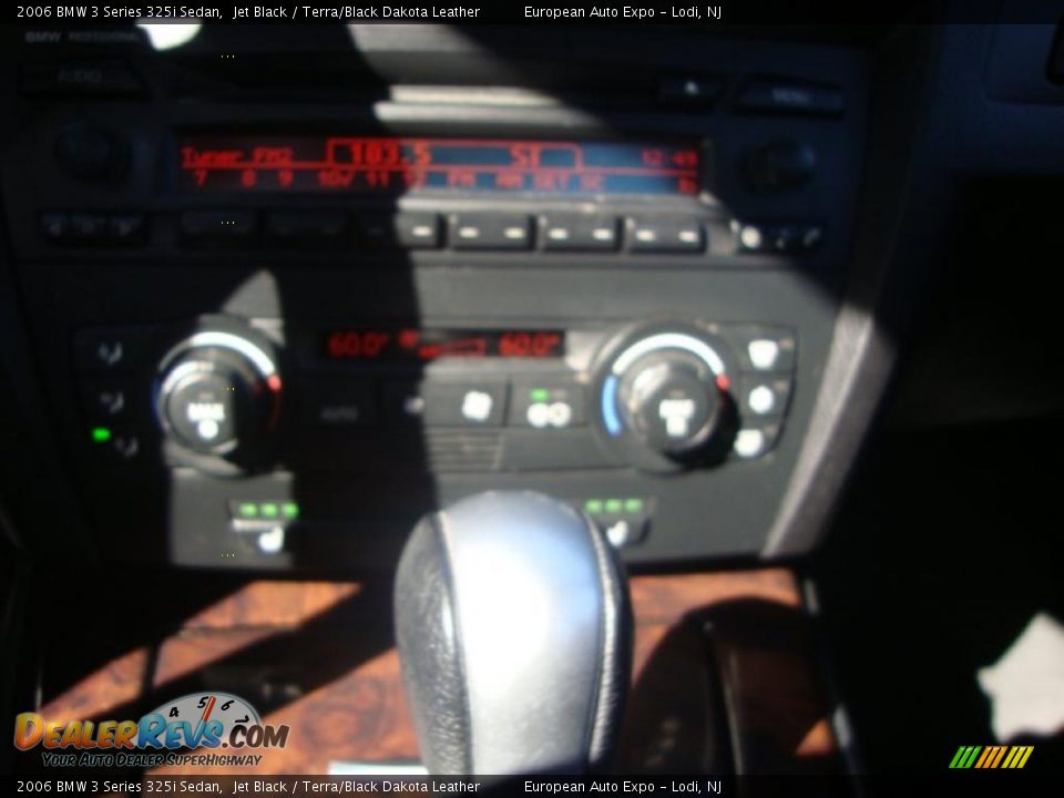 2006 BMW 3 Series 325i Sedan Jet Black / Terra/Black Dakota Leather Photo #24