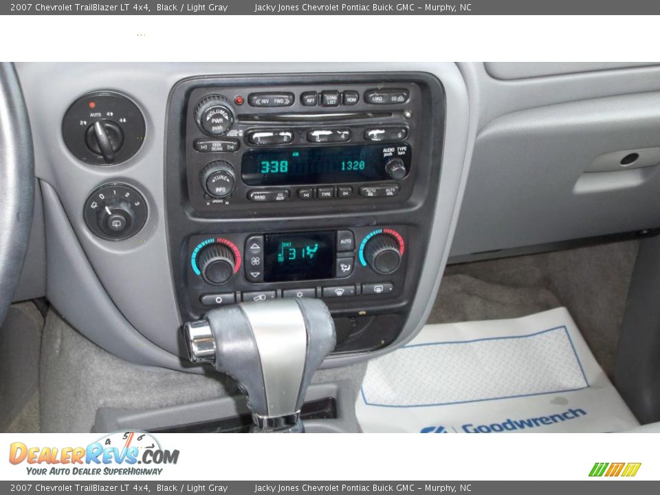 2007 Chevrolet TrailBlazer LT 4x4 Black / Light Gray Photo #11