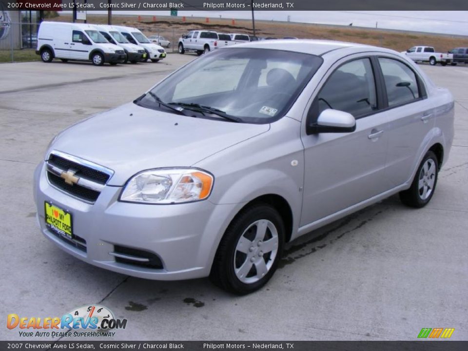 2007 Chevrolet Aveo LS Sedan Cosmic Silver / Charcoal Black Photo #7